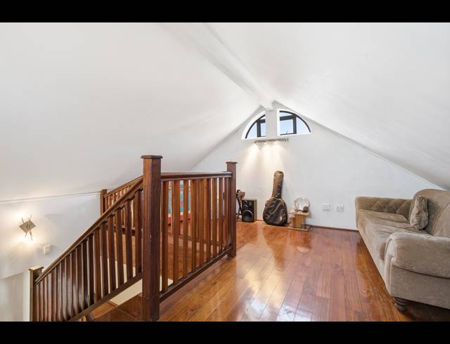 4 BEDROOM HOUSE FOR SALE IN LONEHILL